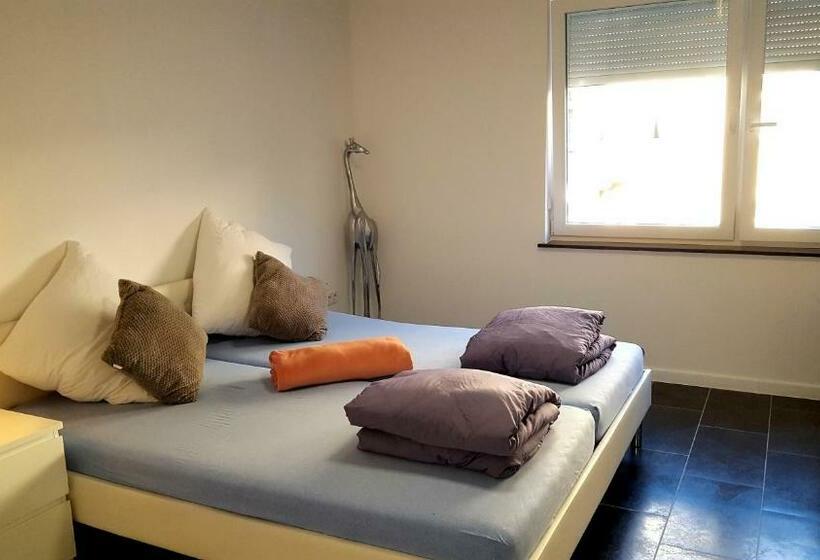 Ein Paar Schritte Zum Strand