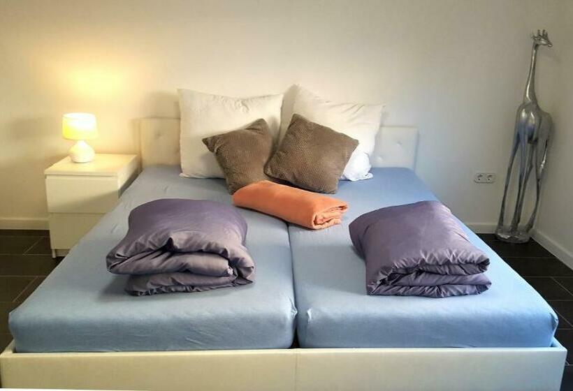 Ein Paar Schritte Zum Strand