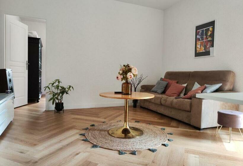 Le Petit Angle Appartement 2 Pièces, Plein Centre Ville, Près De La Gare Jusqu à 4 Personnes