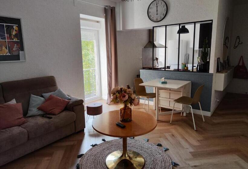 Le Petit Angle Appartement 2 Pièces, Plein Centre Ville, Près De La Gare Jusqu à 4 Personnes