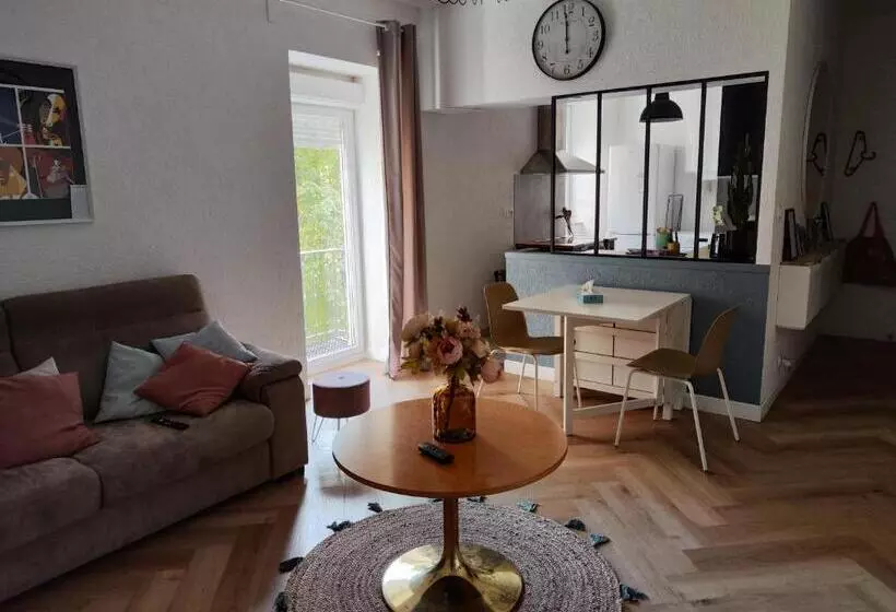 Le Petit Angle Appartement 2 Pièces, Plein Centre Ville, Près De La Gare Jusqu à 4 Personnes