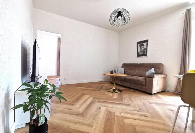 Le Petit Angle Appartement 2 Pièces, Plein Centre Ville, Près De La Gare Jusqu à 4 Personnes