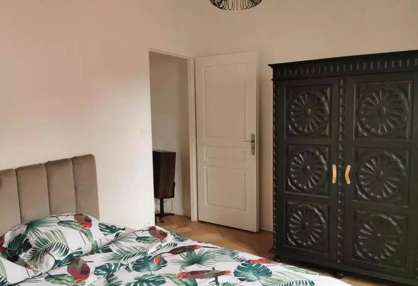 Le Petit Angle Appartement 2 Pièces, Plein Centre Ville, Près De La Gare Jusqu à 4 Personnes
