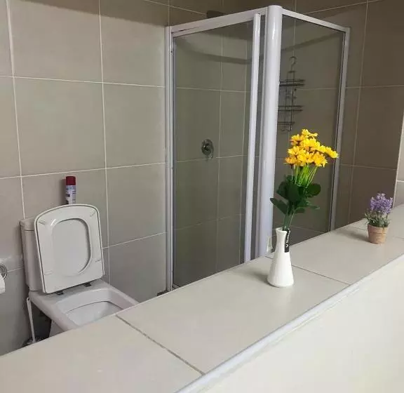 ペンション Triple T Guest House