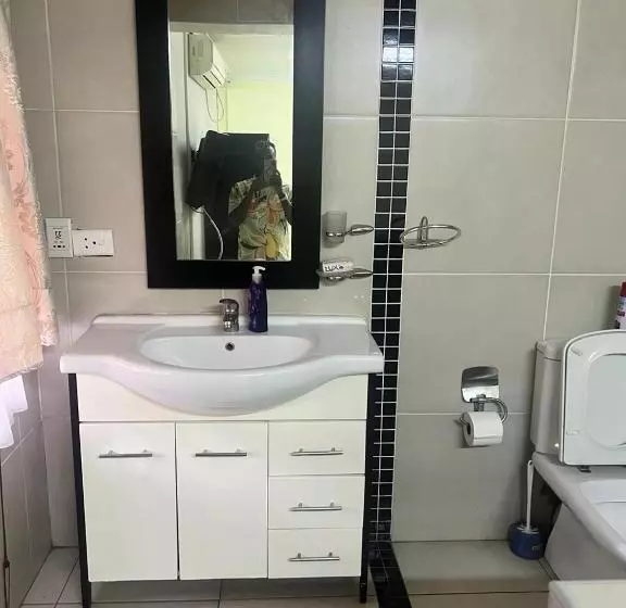 ペンション Triple T Guest House