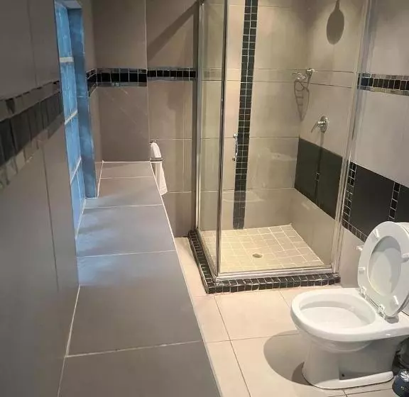 ペンション Triple T Guest House