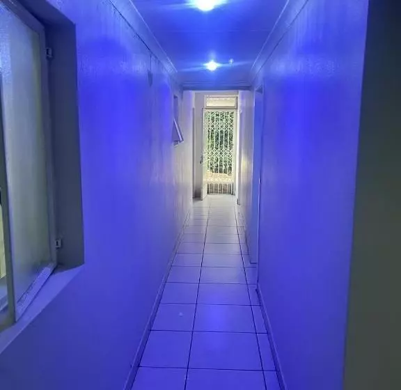 ペンション Triple T Guest House