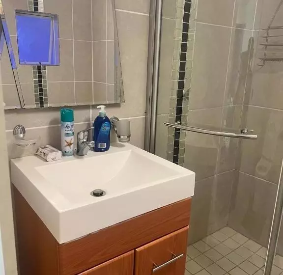 ペンション Triple T Guest House