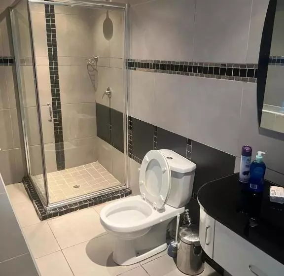 ペンション Triple T Guest House