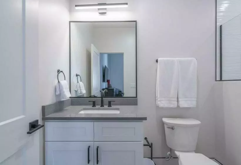 The Latitude Adjustment, Located Close To Golf,sand Dunes, Reservoir & National Parks