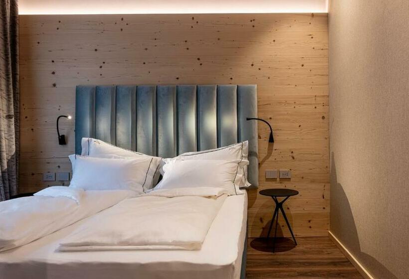 مبيت وإفطار Calepina Alpine Suite