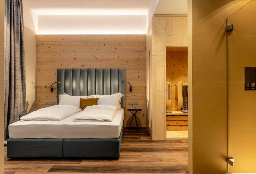 مبيت وإفطار Calepina Alpine Suite