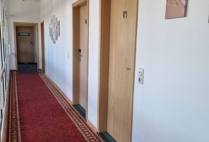 住宿加早餐  Muritzpension Waren