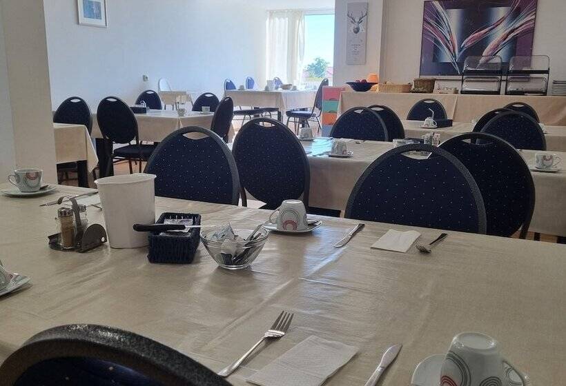 住宿加早餐  Muritzpension Waren