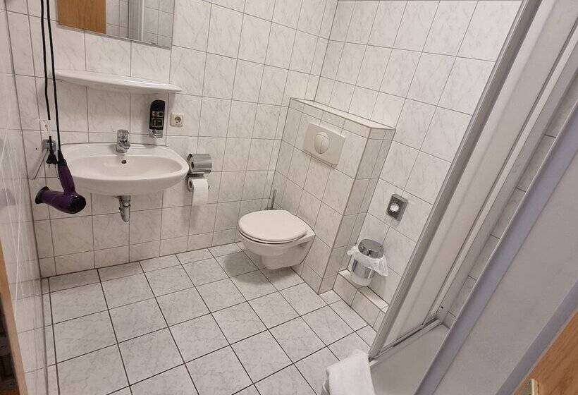 住宿加早餐  Muritzpension Waren