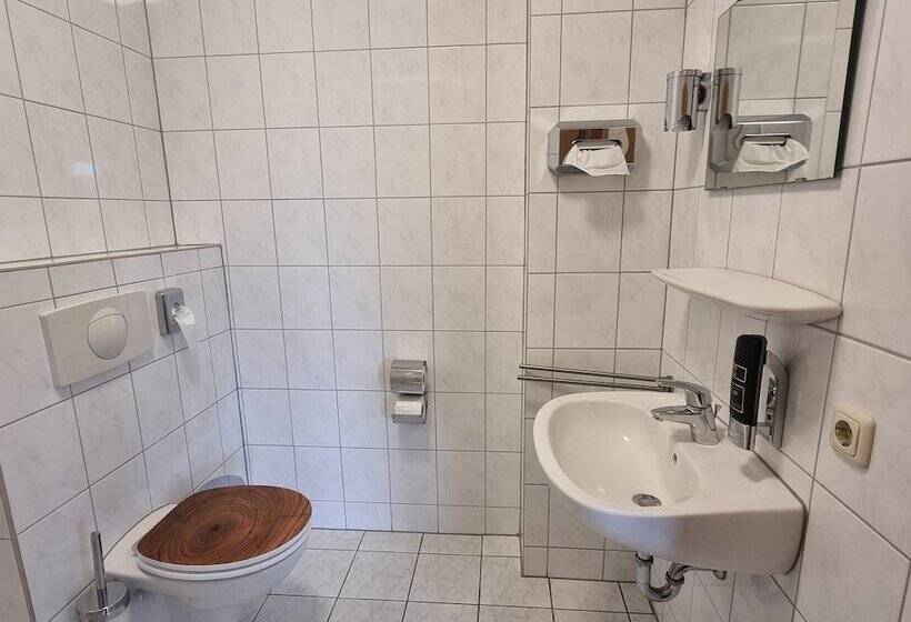 住宿加早餐  Muritzpension Waren