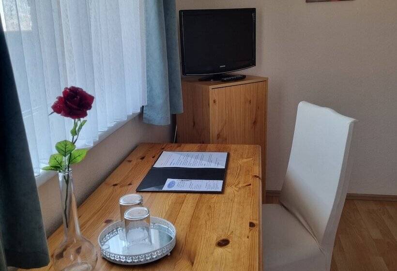 住宿加早餐  Muritzpension Waren