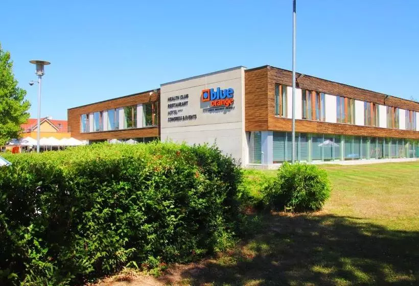 هتل Blue Orange Business Resort Prague