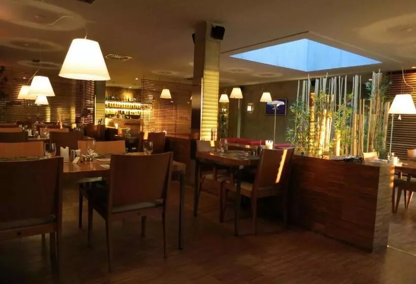 هتل Blue Orange Business Resort Prague