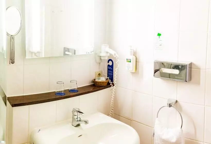 Hotelli Döllnsee Schorfheide