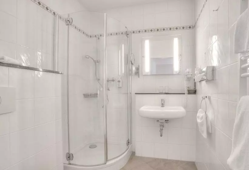 Hotelli Döllnsee Schorfheide