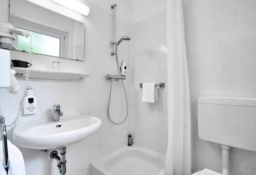 Hotelli Döllnsee Schorfheide