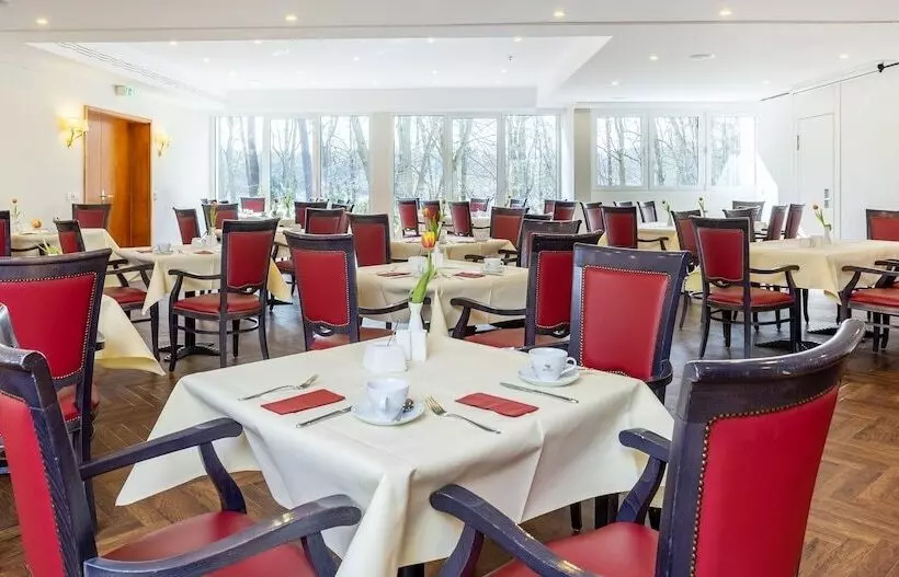 Hotelli Döllnsee Schorfheide