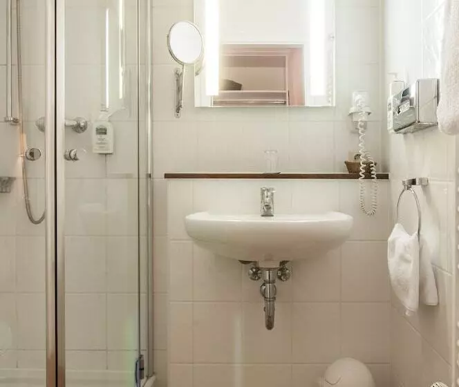 Hotelli Döllnsee Schorfheide