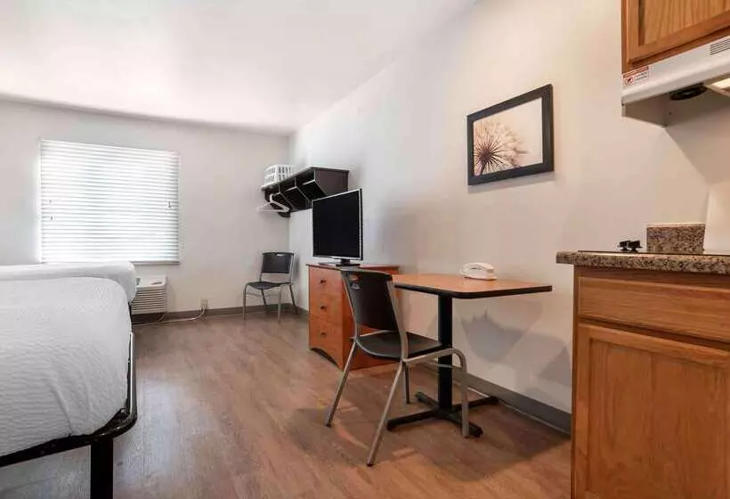 هتل Extended Stay America Select Suites  Pensacola  Northeast
