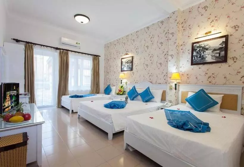 هتل Friends Inn And Travel