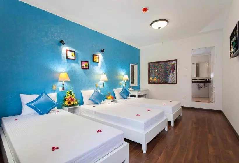 هتل Friends Inn And Travel