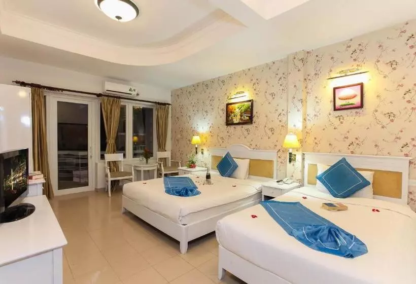 هتل Friends Inn And Travel