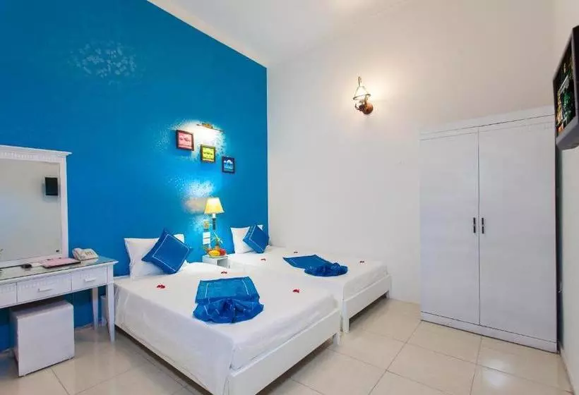 هتل Friends Inn And Travel