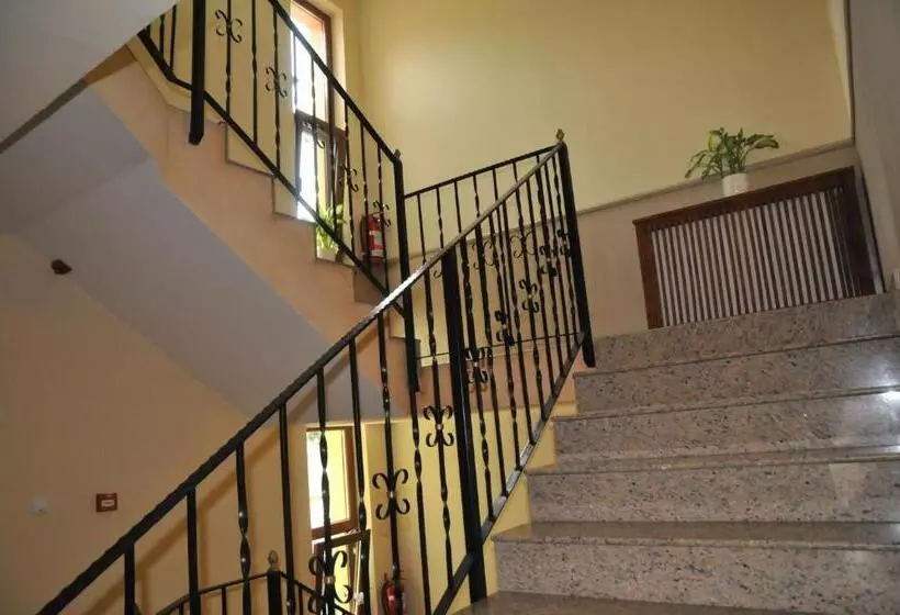 호텔 Pensiunea Normandia