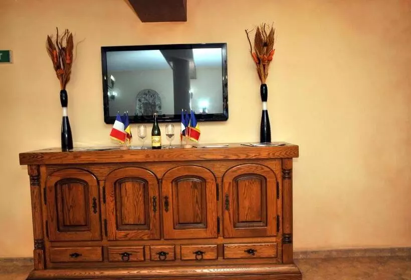 호텔 Pensiunea Normandia