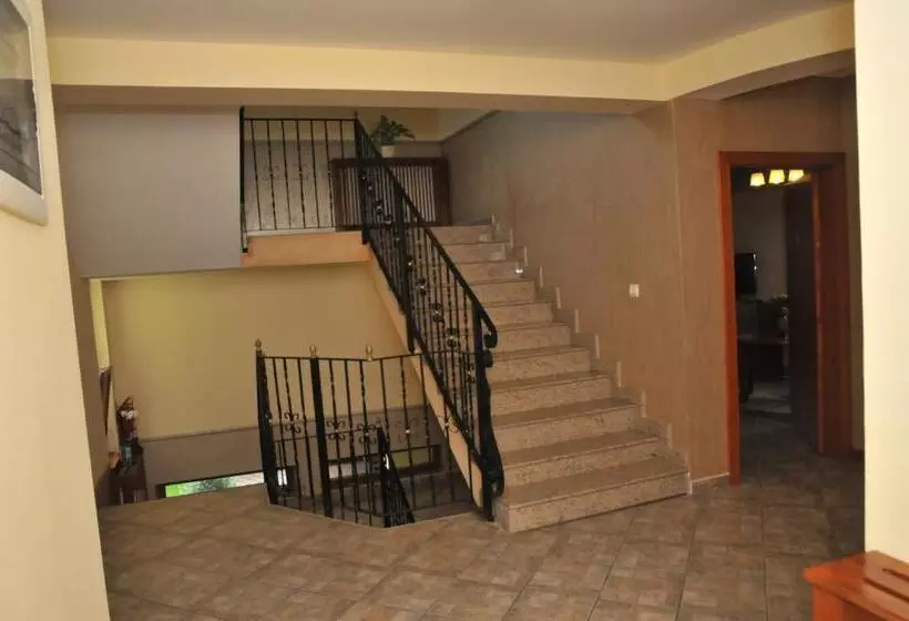 호텔 Pensiunea Normandia