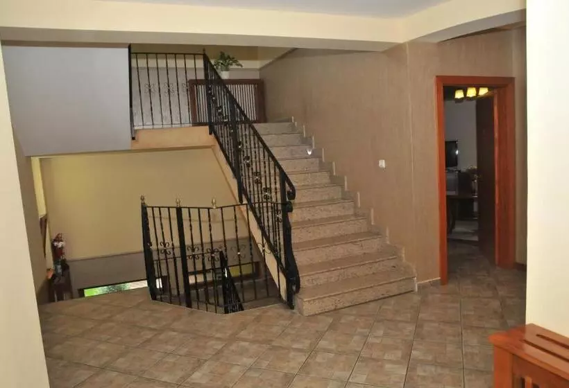 호텔 Pensiunea Normandia