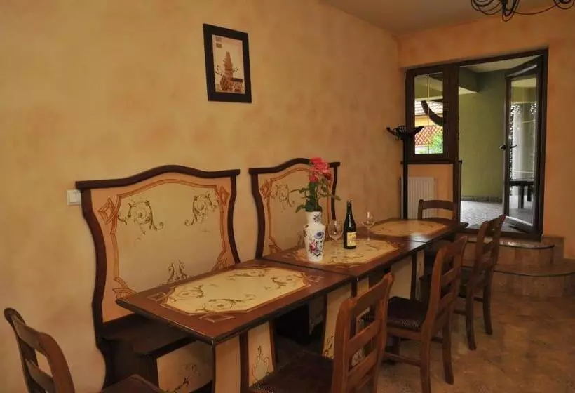 호텔 Pensiunea Normandia