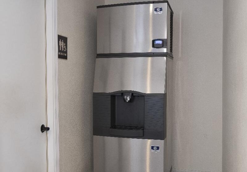 Отель Red Roof Inn Lancaster Strasburg