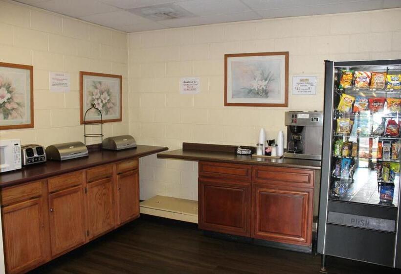 ホテル Scottish Inn Knoxville