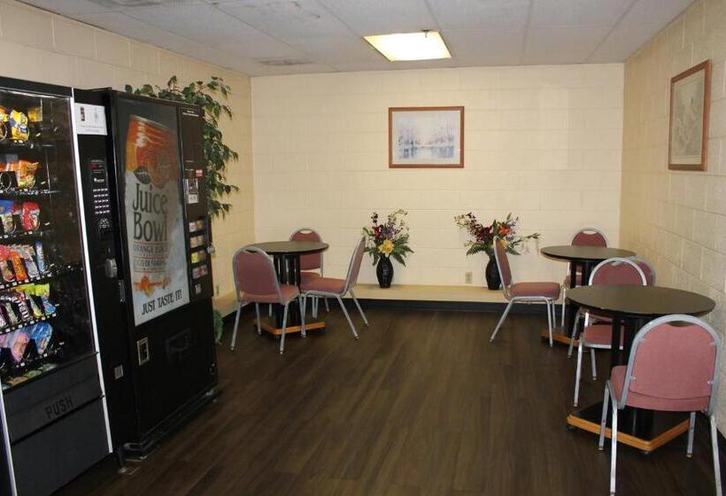 ホテル Scottish Inn Knoxville