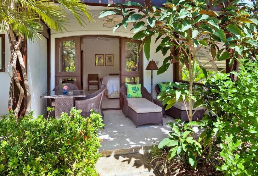 هتل The Sandpiper