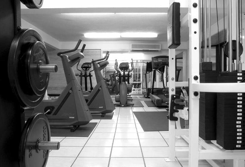 هتل The Sandpiper