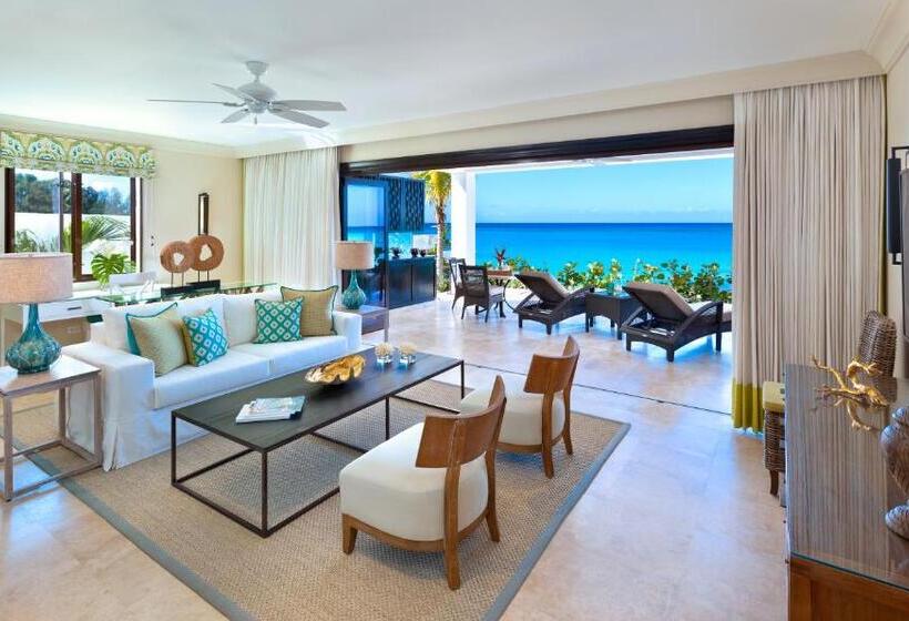 هتل The Sandpiper