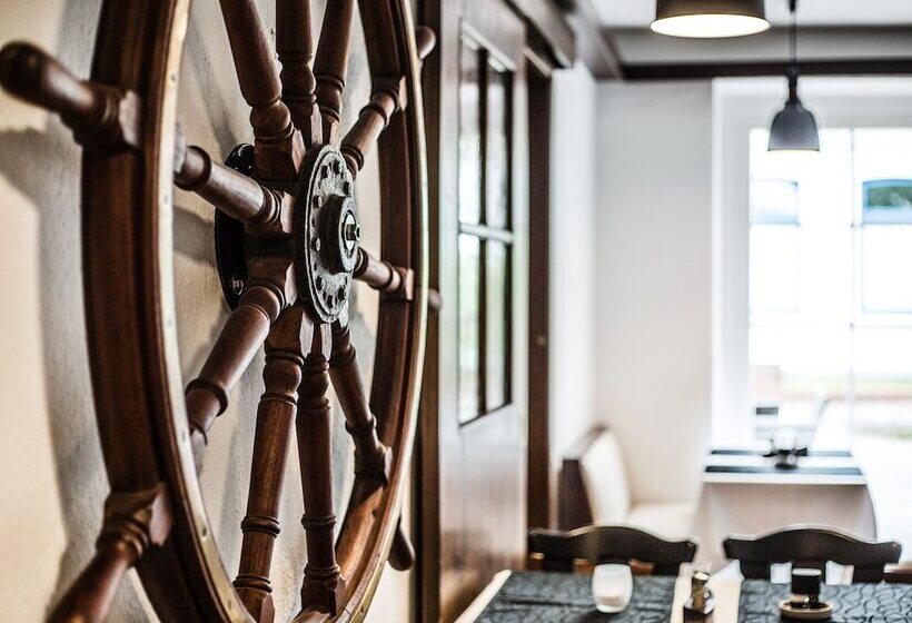 هتل Tum Stuurmann