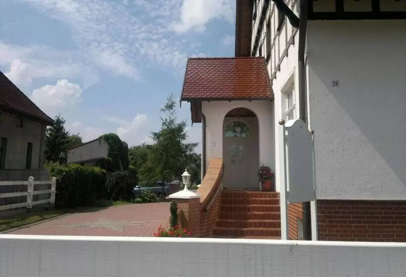 Hotelli Zum Alten Ponyhof