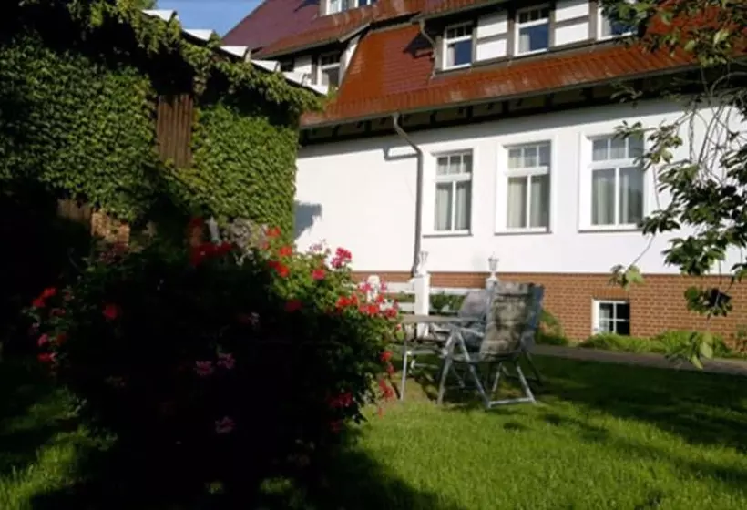 Hotelli Zum Alten Ponyhof