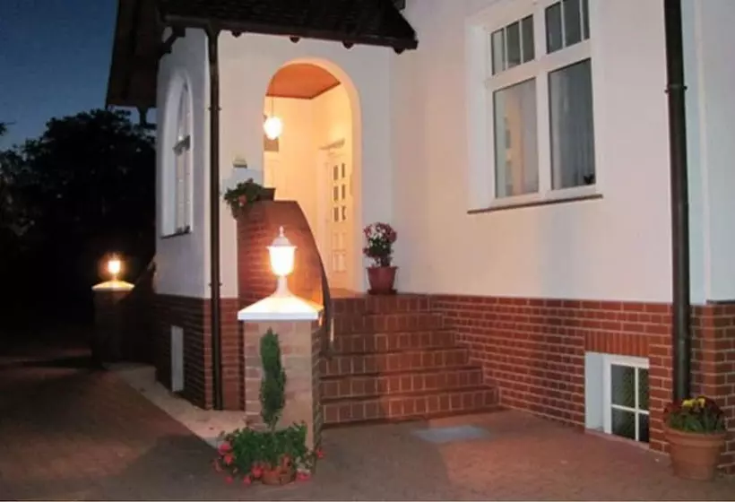 Hotelli Zum Alten Ponyhof