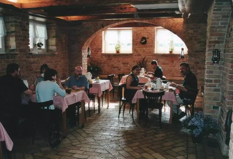 Hotelli Zum Alten Ponyhof