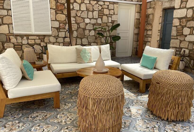 تختخواب و صبحانه Noa S Boutique